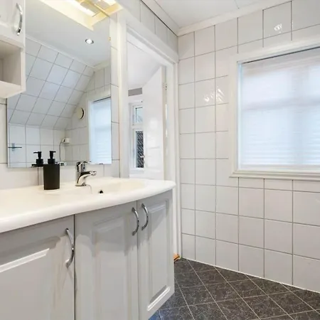 Holiday home Dinbnb L 400m To Bryggen L Luxury L Bergenhouse L Fireplace Bergen