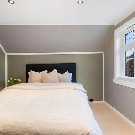 Holiday home Dinbnb L 400m To Bryggen L Luxury L Bergenhouse L Fireplace