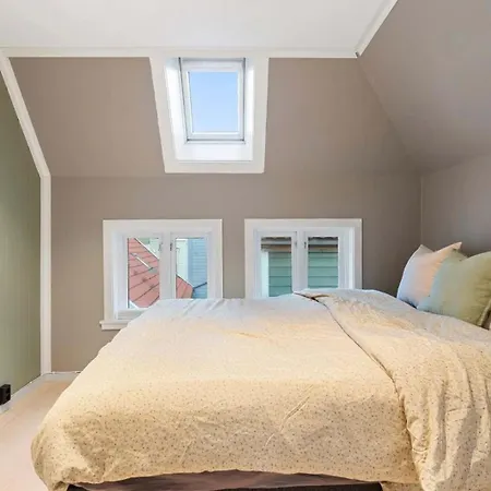 Dinbnb L 400m To Bryggen L Luxury L Bergenhouse L Fireplace Bergen