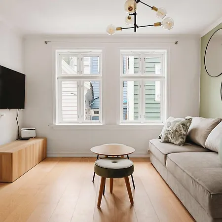 Dinbnb L 400m To Bryggen L Luxury L Bergenhouse L Fireplace 度假居